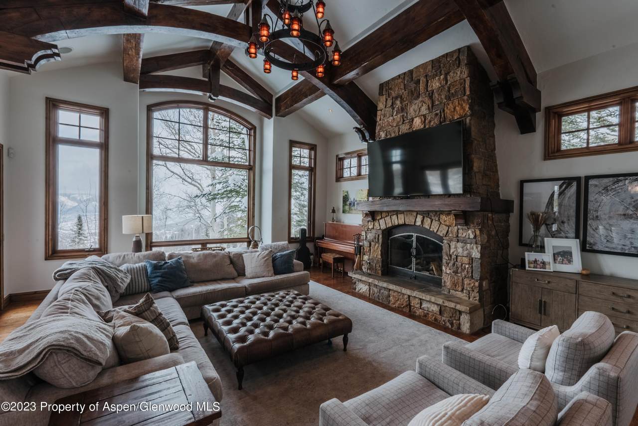 56 Aspen Way - Photo 1