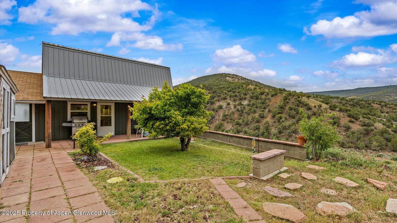 10467 County Road 320 - Photo 1