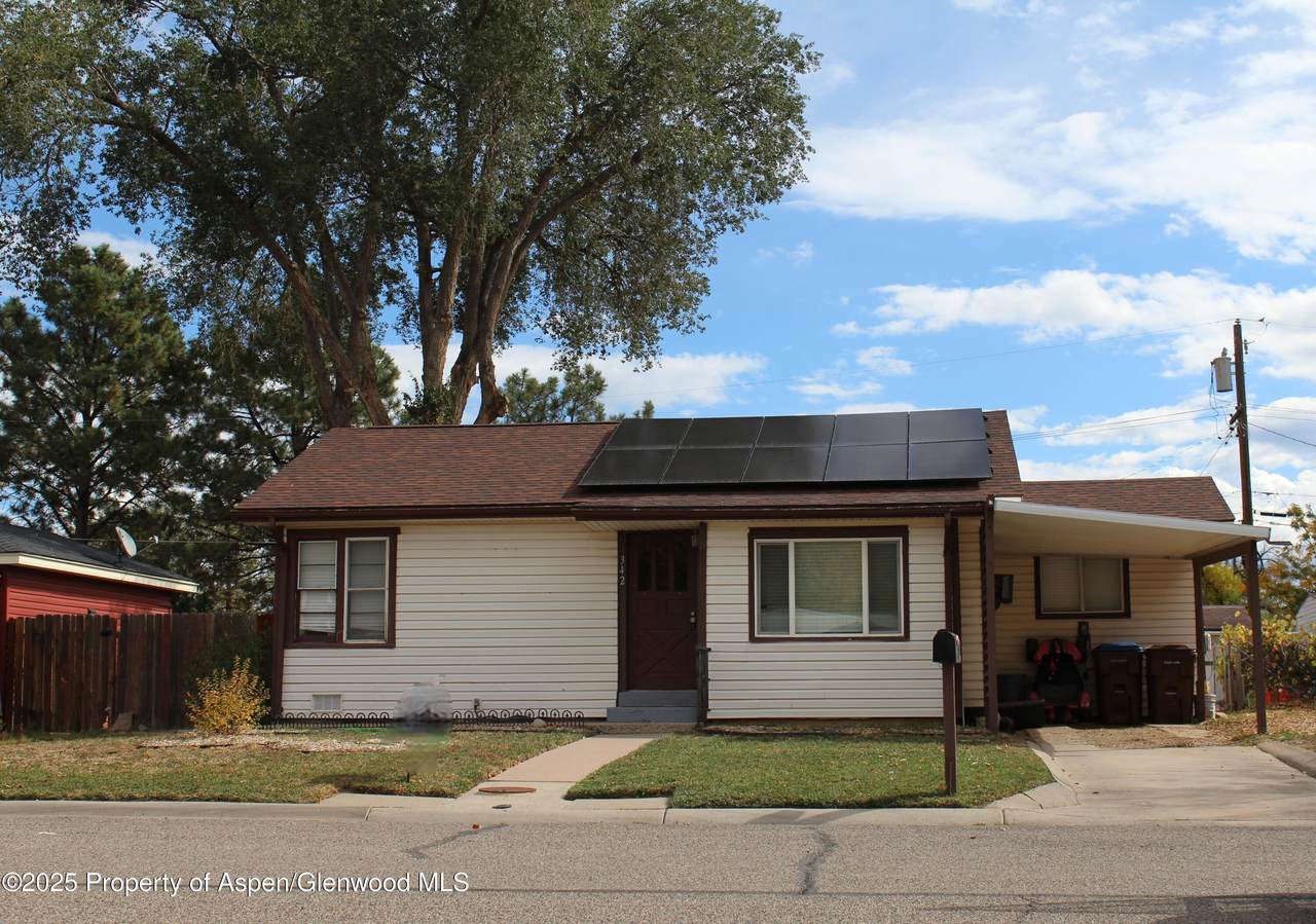 342 Elm Avenue - Photo 1