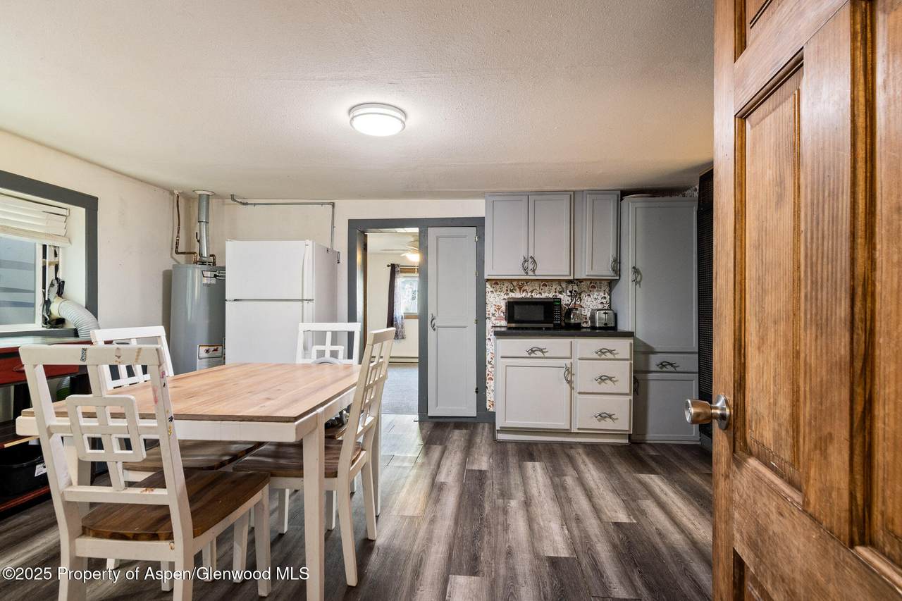 751 Park Avenue - Photo 1