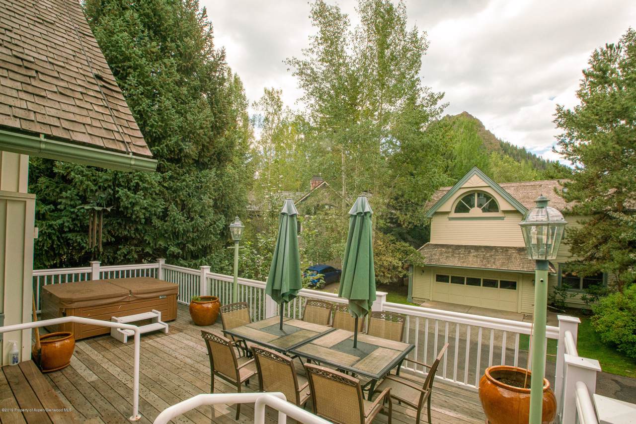 709 Hallam Street - Photo 1