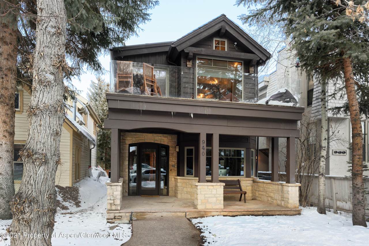 940 Hyman Avenue - Photo 1