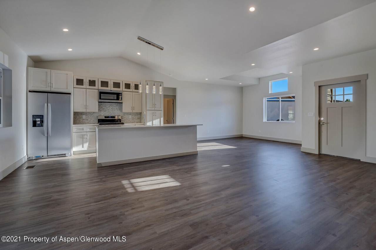 1067 Stoney Ridge - Photo 1