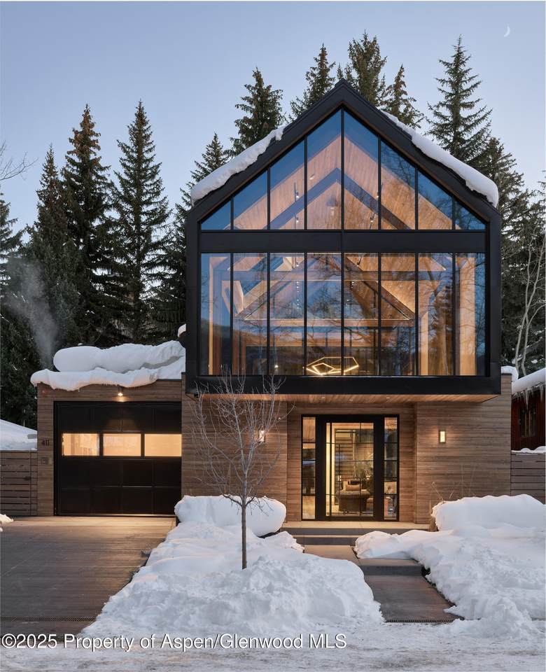 411 Pearl Court - Photo 1