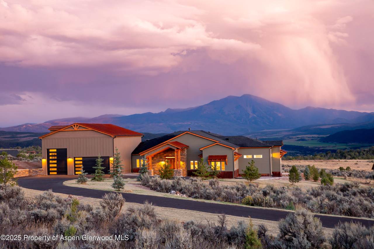 52 Grosbeak Place - Photo 1