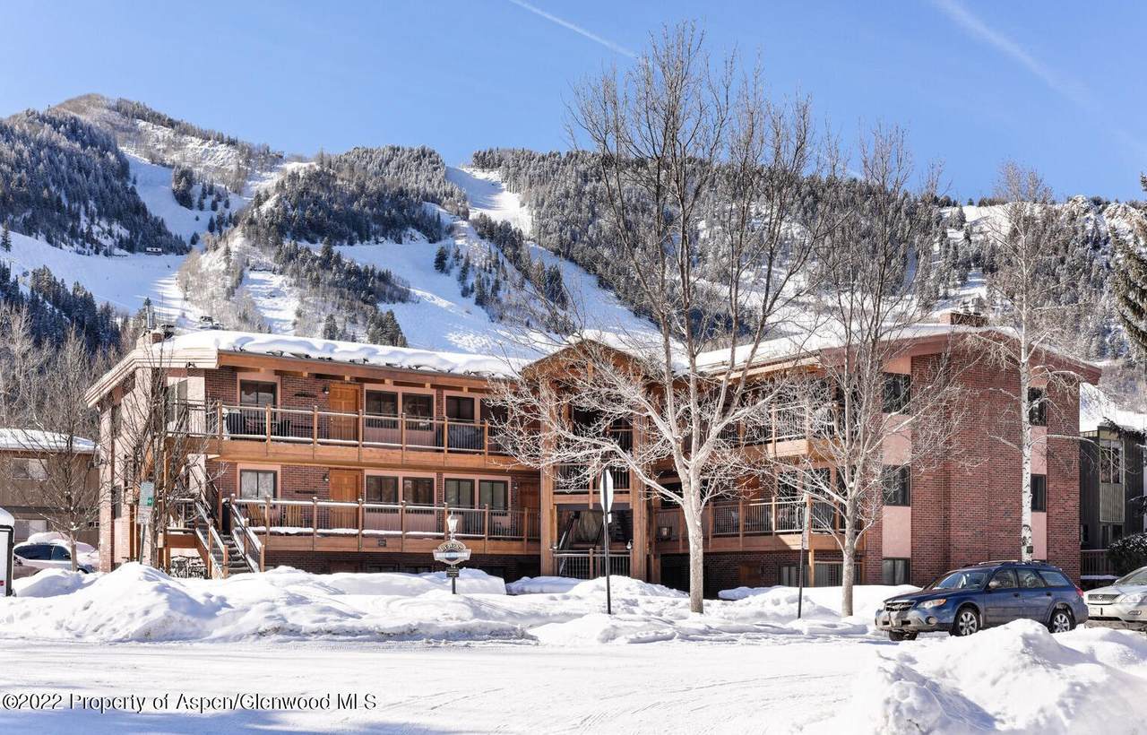835 Hyman - Photo 1