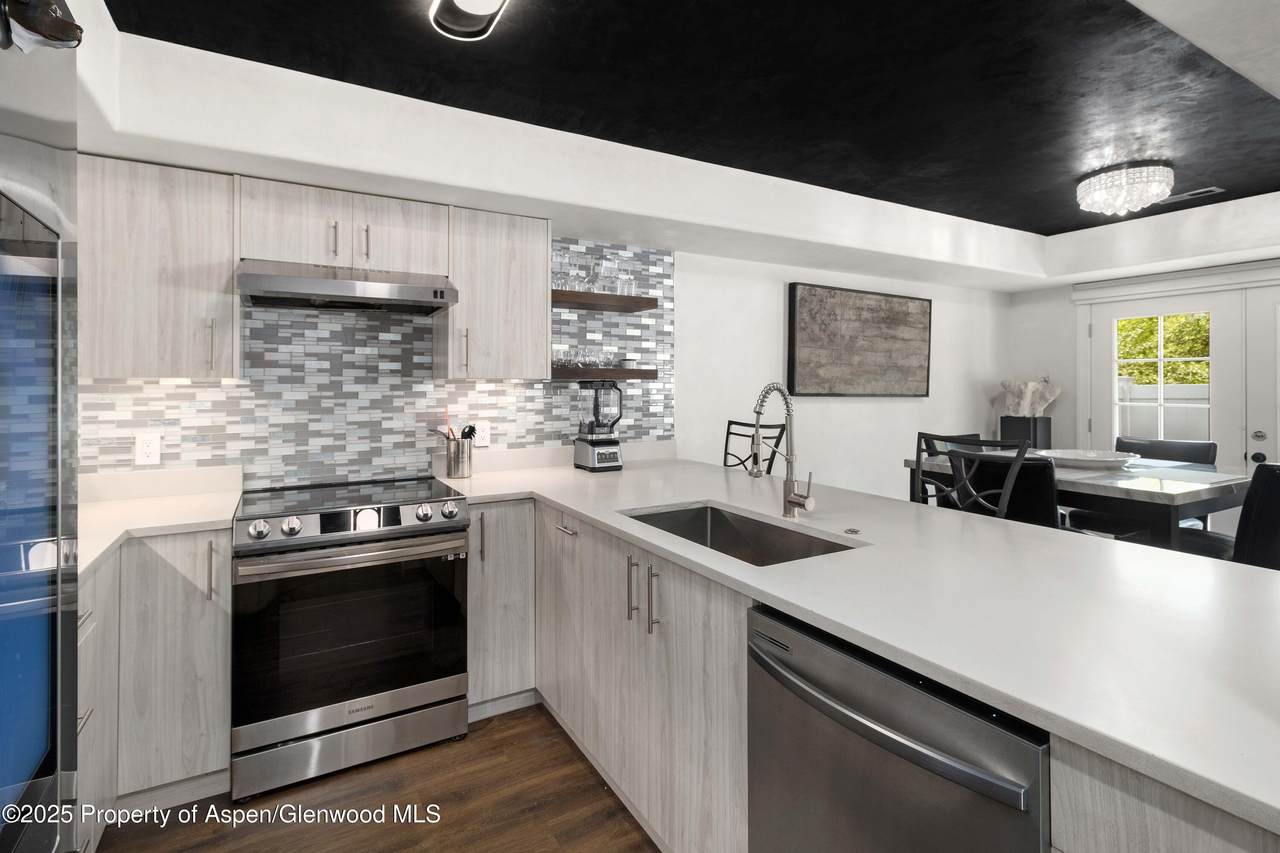 503 Easy Street - Photo 1