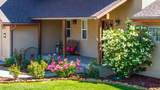 1104 Hickory Drive - Photo 4