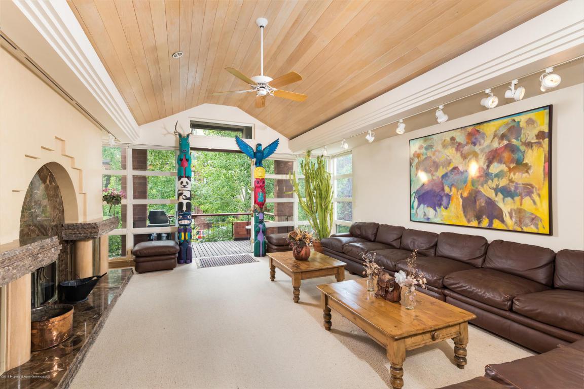 704 Hyman Avenue - Photo 1