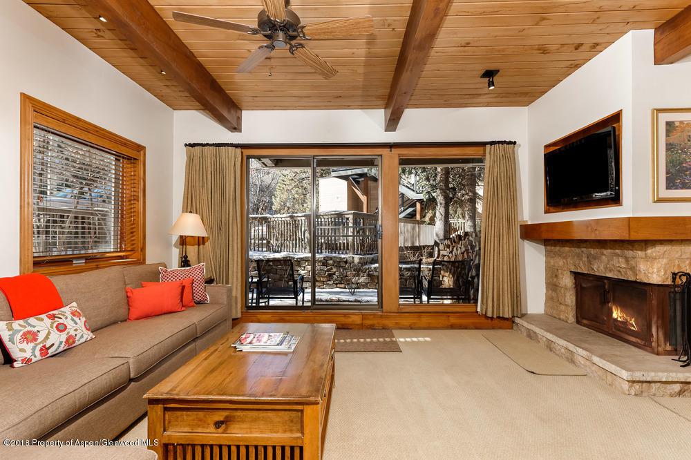 610 West End Street - Photo 1