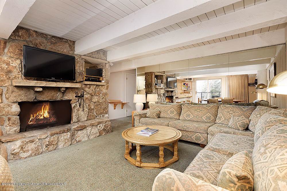 1039 Cooper Avenue - Photo 1