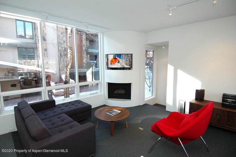 625 Monarch Street - Photo 1