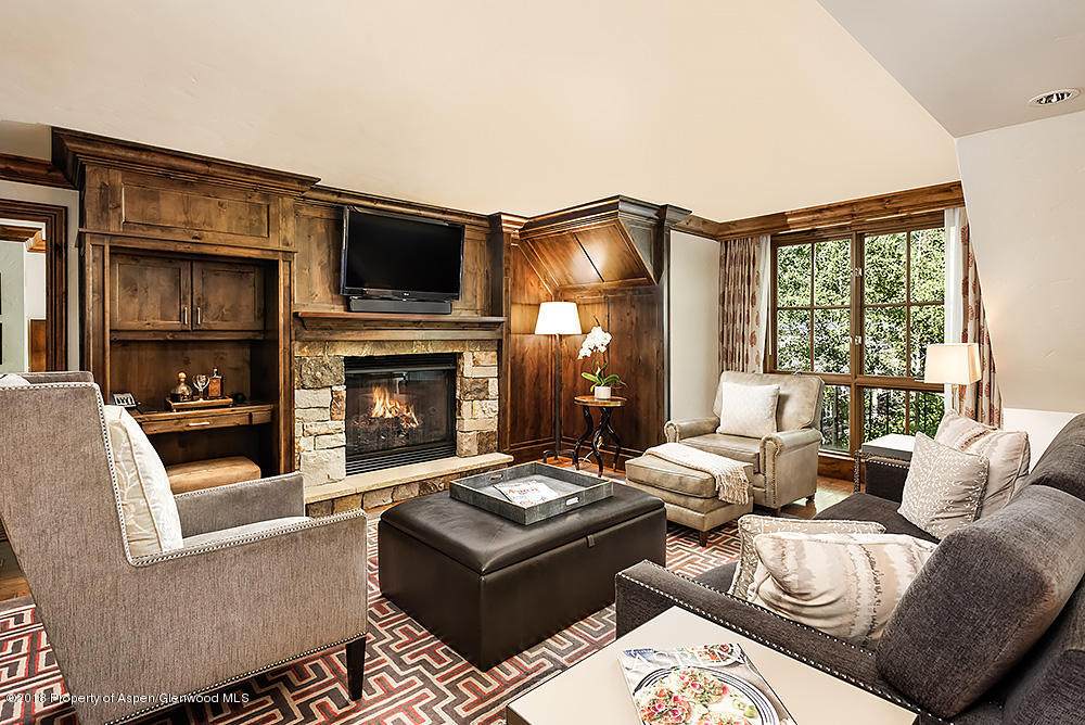 315 Dean Street - Photo 1