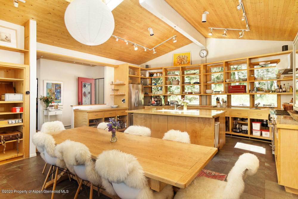 328 Oak Ridge Road - Photo 1