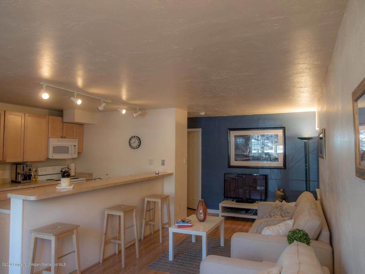 731 Durant Avenue - Photo 1