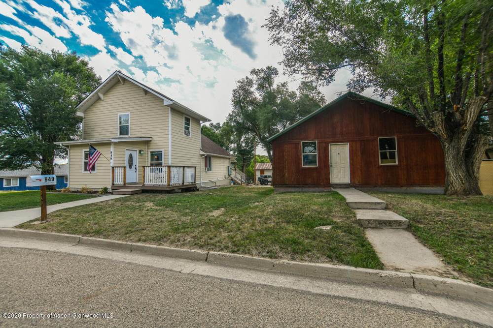 943 Breeze Street - Photo 1