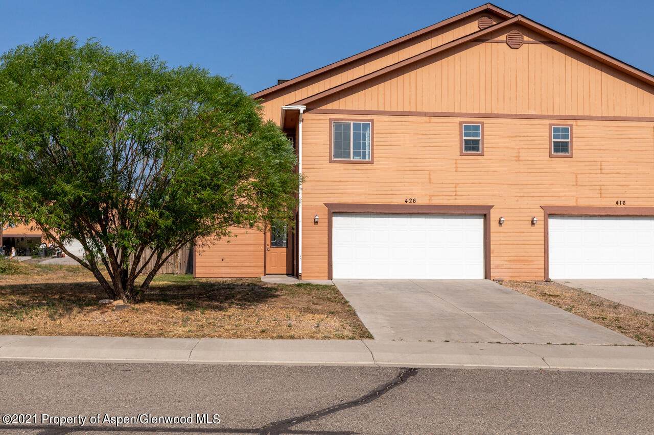 426 Charles Avenue - Photo 1
