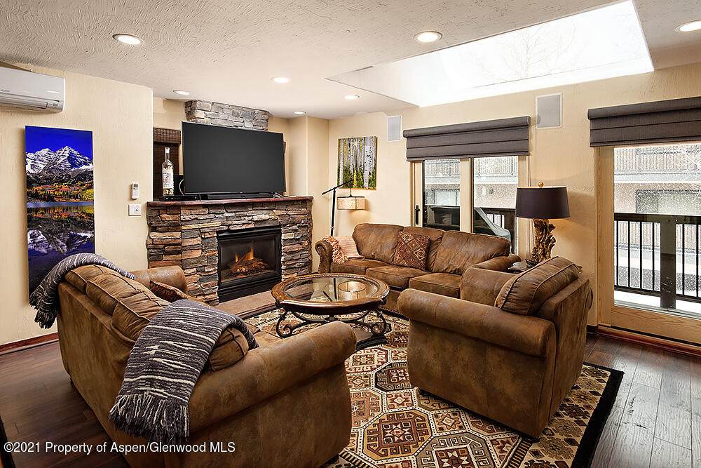 650 Monarch Street - Photo 1