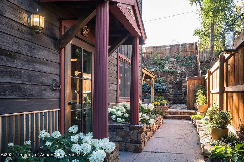 123 Swinging Bridge Lane - Photo 1