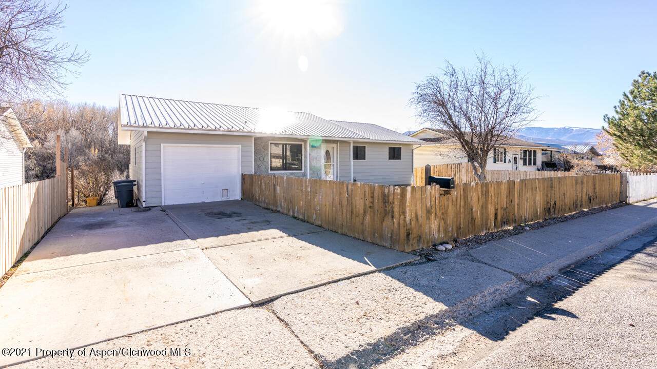 1324 Arabian Avenue - Photo 1