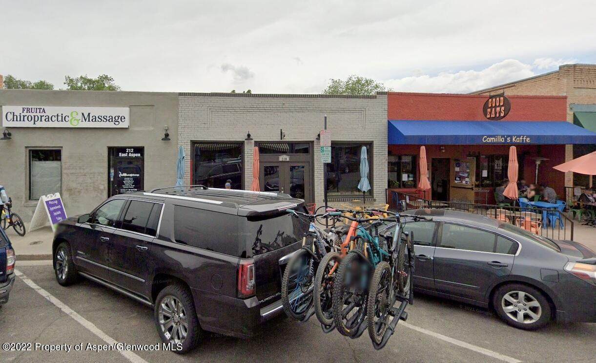 210 Aspen Ave Avenue - Photo 1