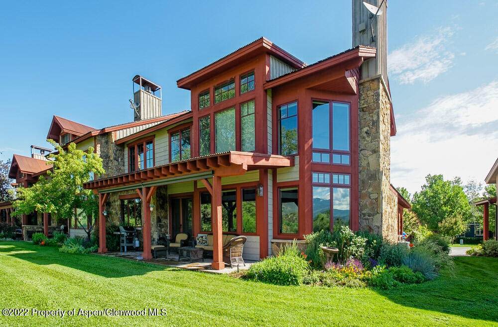 455 Boundary Lane - Photo 1