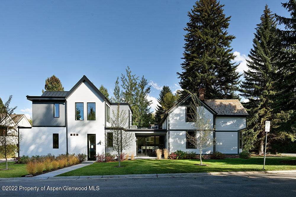 530 Hallam Street - Photo 1