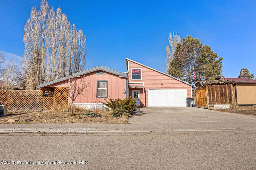 974 Aspen Avenue - Photo 1