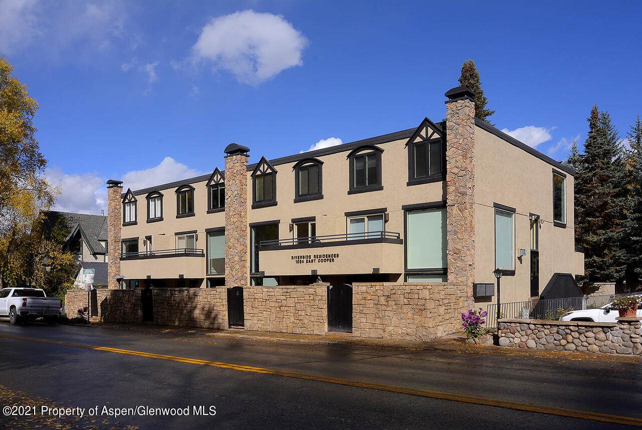 1024 Cooper Avenue - Photo 1