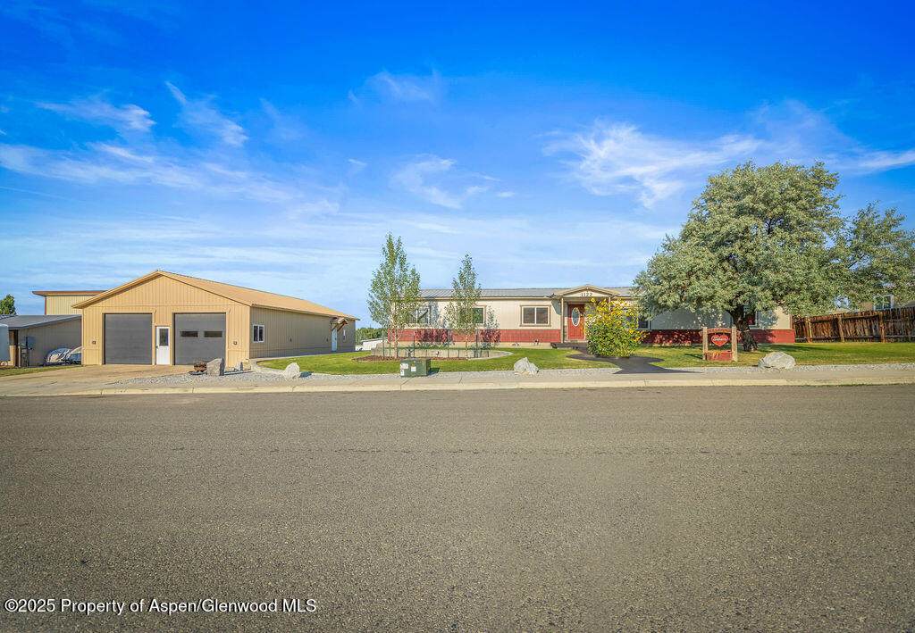 1122 Ponderosa Way - Photo 1