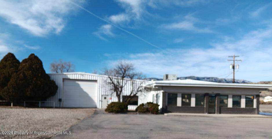 1901 Railroad Avenue - Photo 1