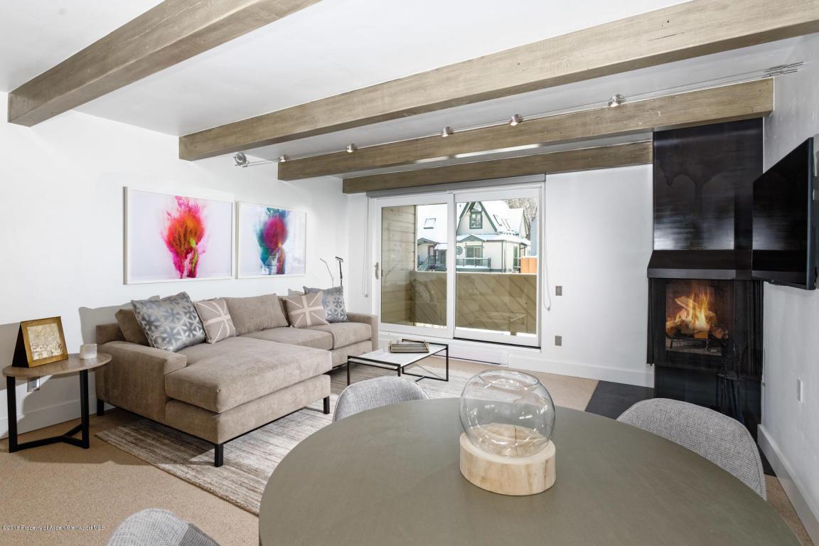 1007 Hyman Avenue - Photo 1