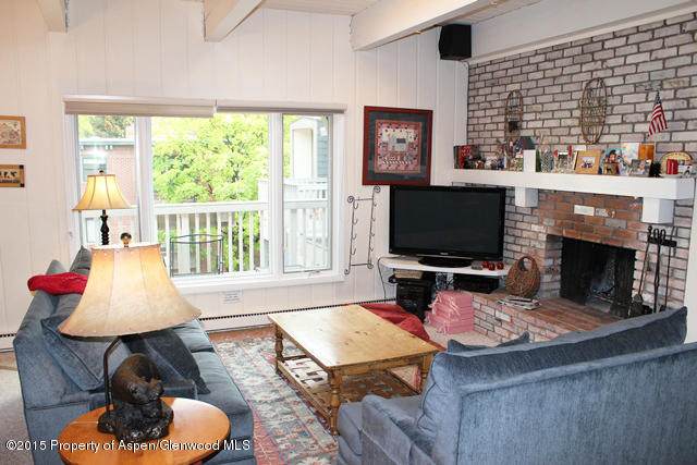 731 Durant Avenue - Photo 1
