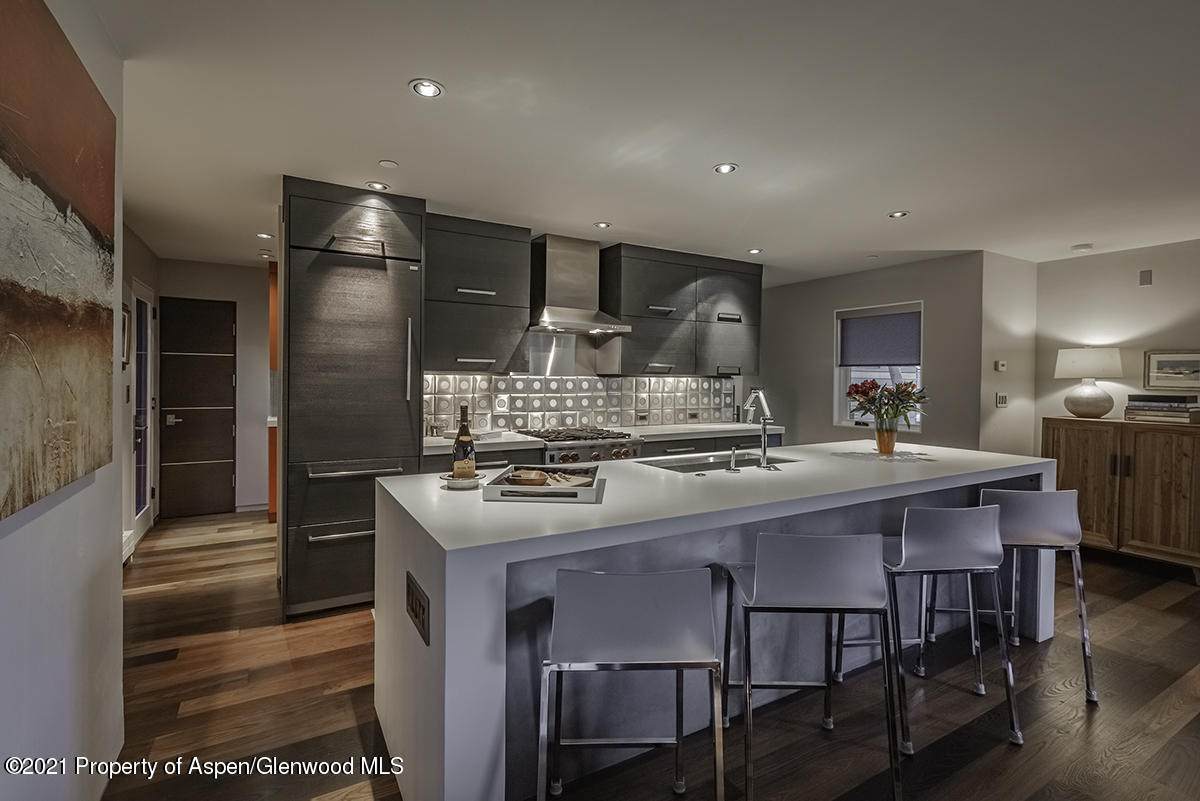 802 Cooper Avenue - Photo 1