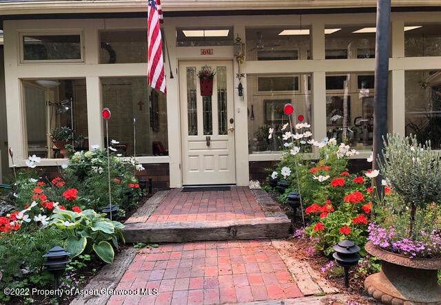 611 Fred Lane - Photo 1