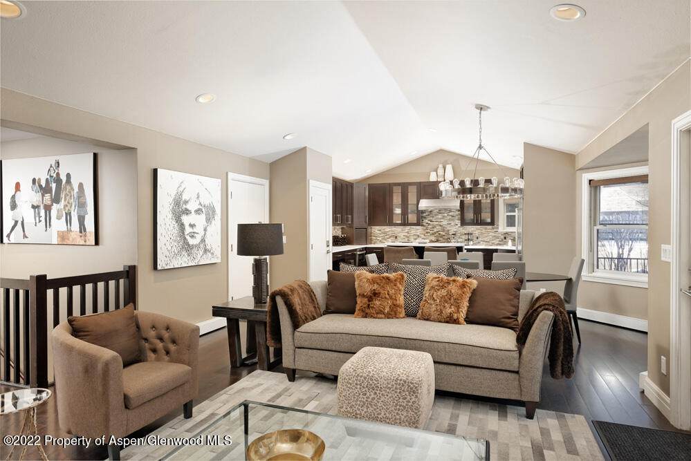 107 Park Avenue - Photo 1