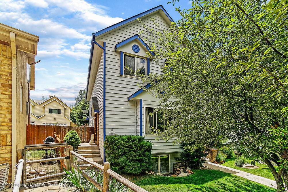 1207 Mountain Drive - Photo 1