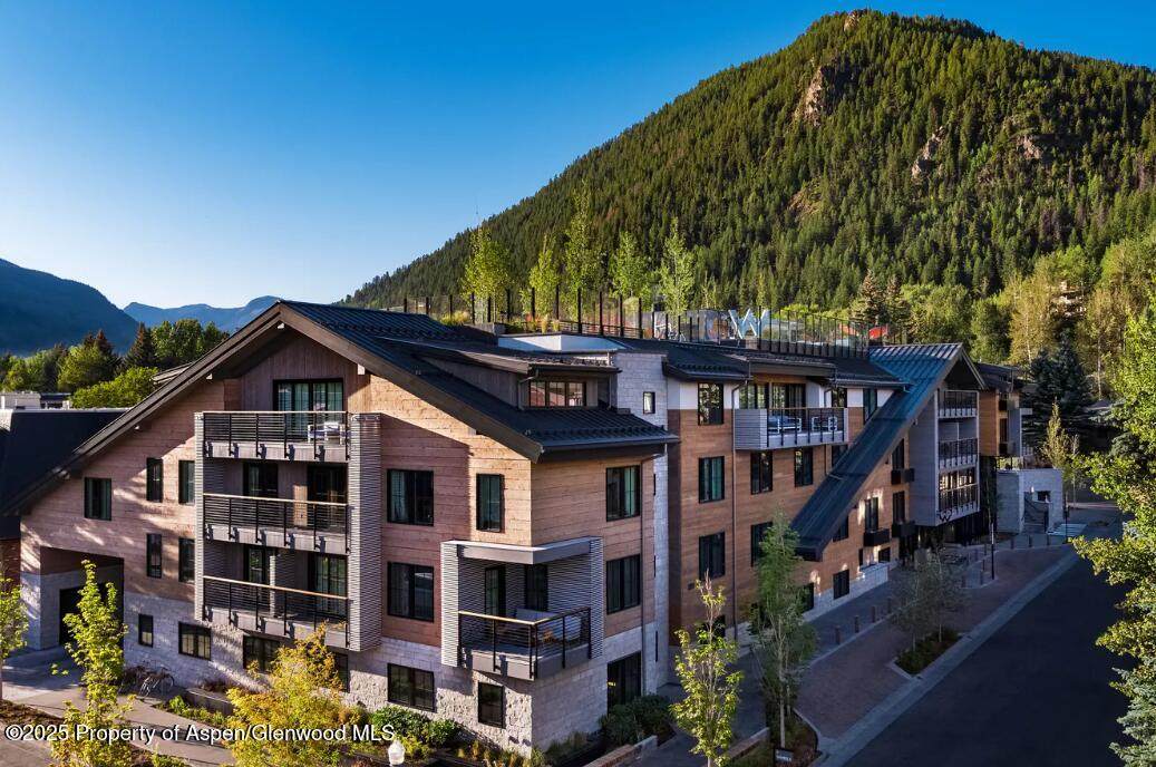 550 Spring Street - Photo 1