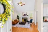 1010 Sharon Place - Photo 3