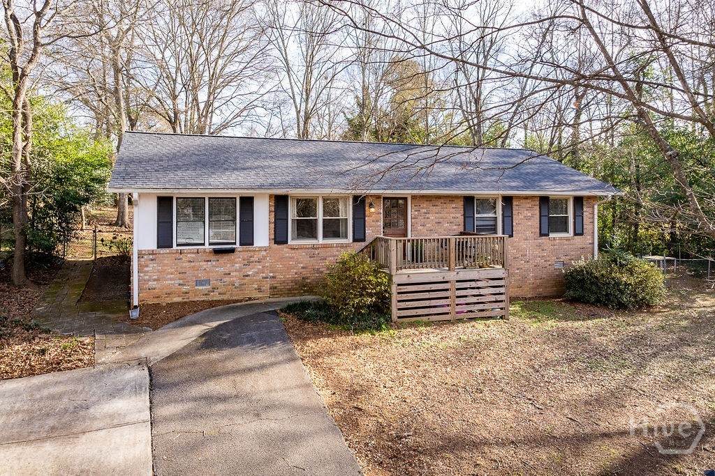 1140 Tuxedo Lane - Photo 1