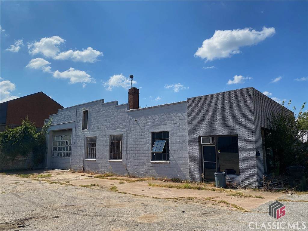1095 Broad Street - Photo 1