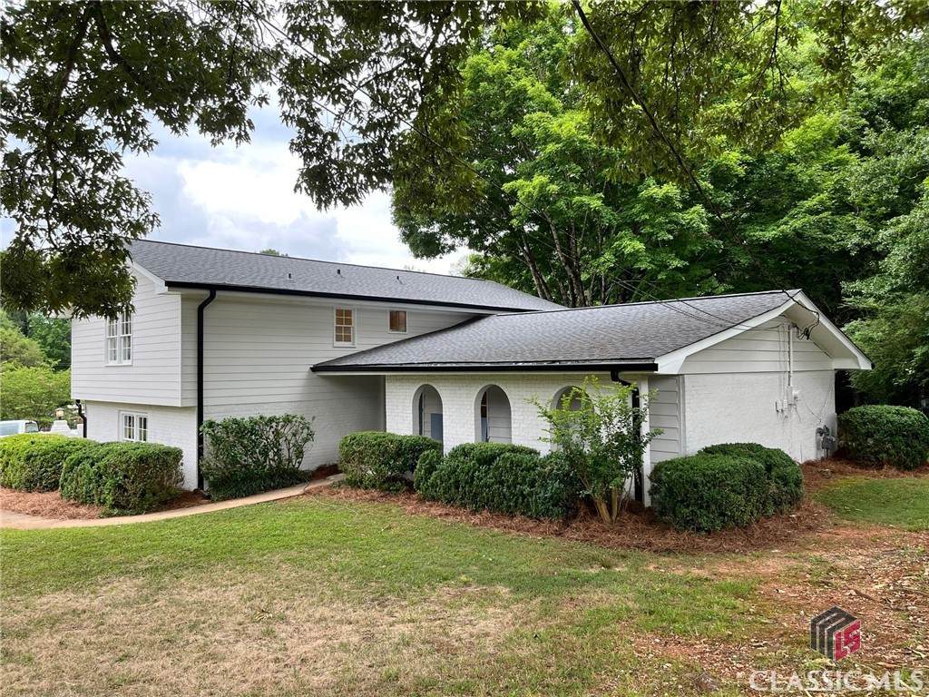 180 Edgewood Drive - Photo 1