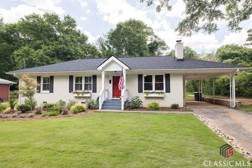 140 Pinecrest Court - Photo 1