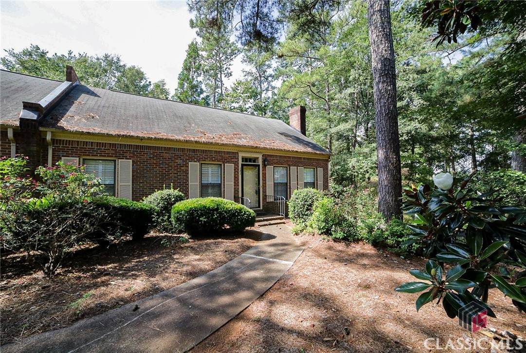 121 Stratford Drive - Photo 1