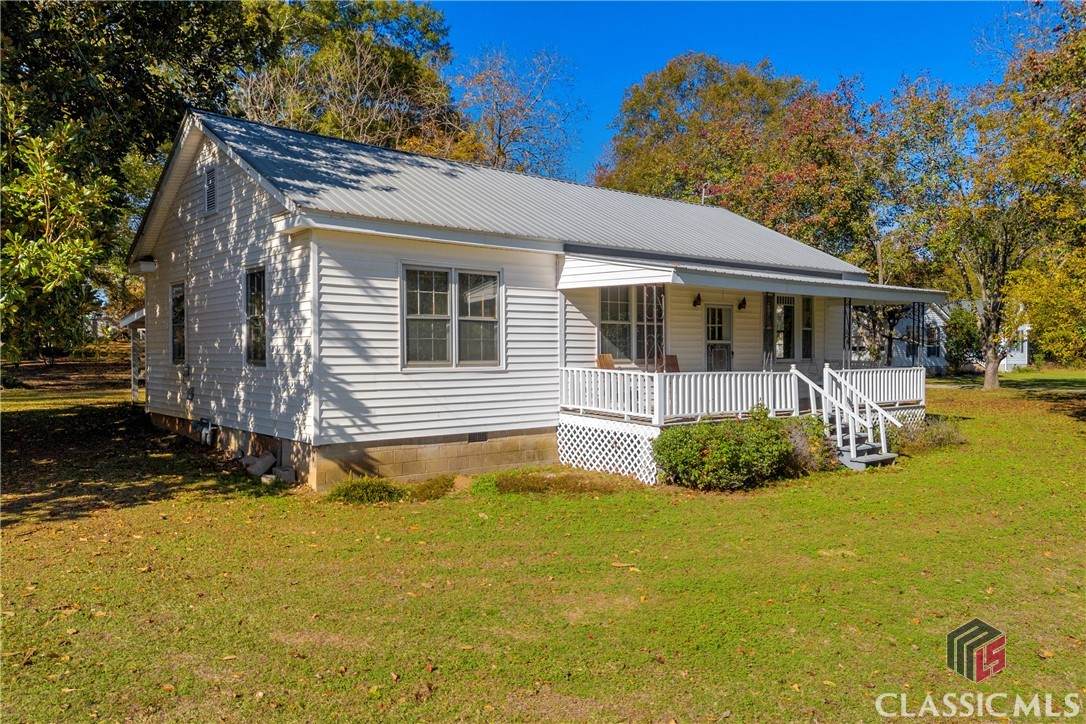8 Pine Avenue - Photo 1
