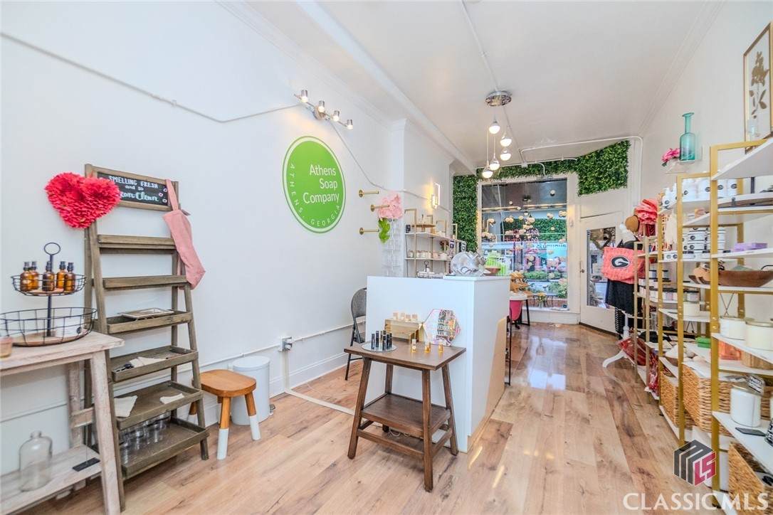 156 College Avenue - Photo 1