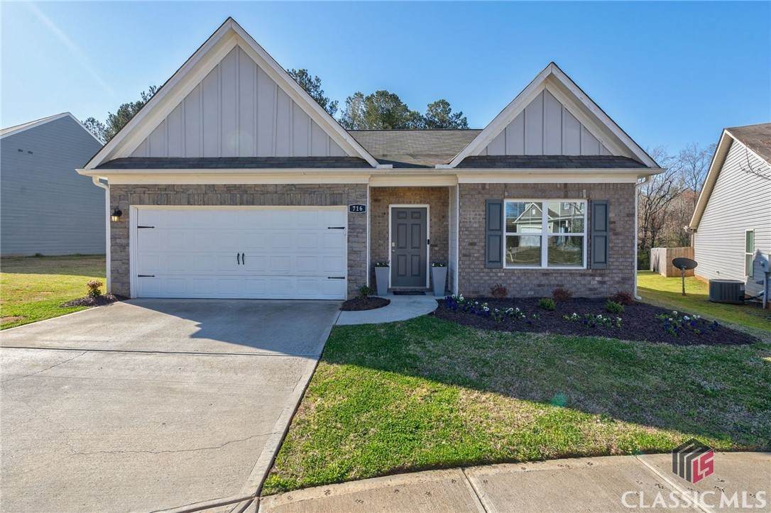 716 Fitzroy Drive - Photo 1