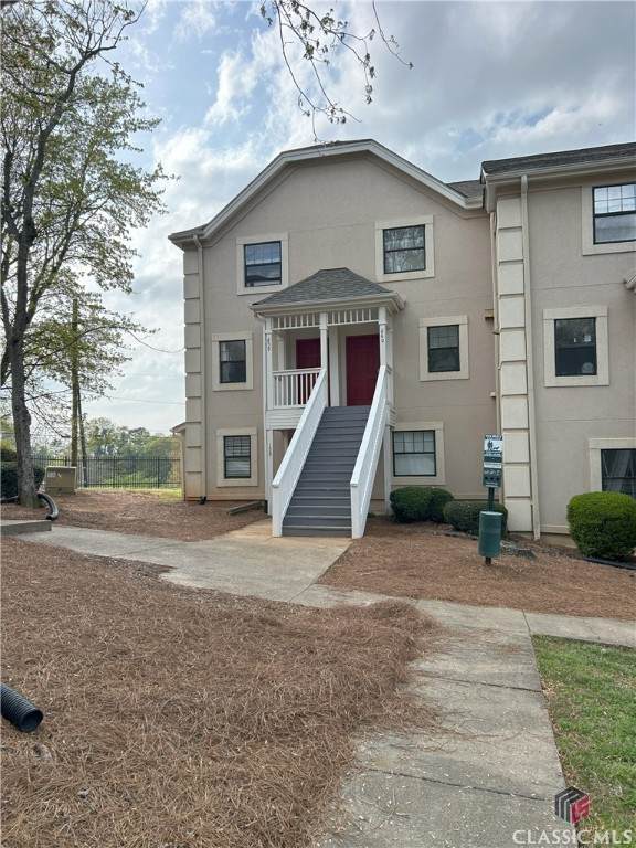 290 Appleby Drive - Photo 1