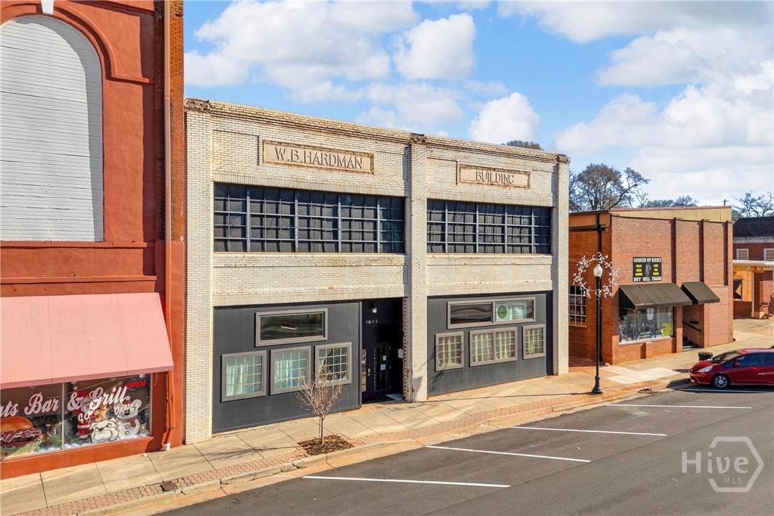1642 Broad St - Photo 1