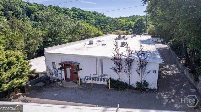 585 White Circle - Photo 1